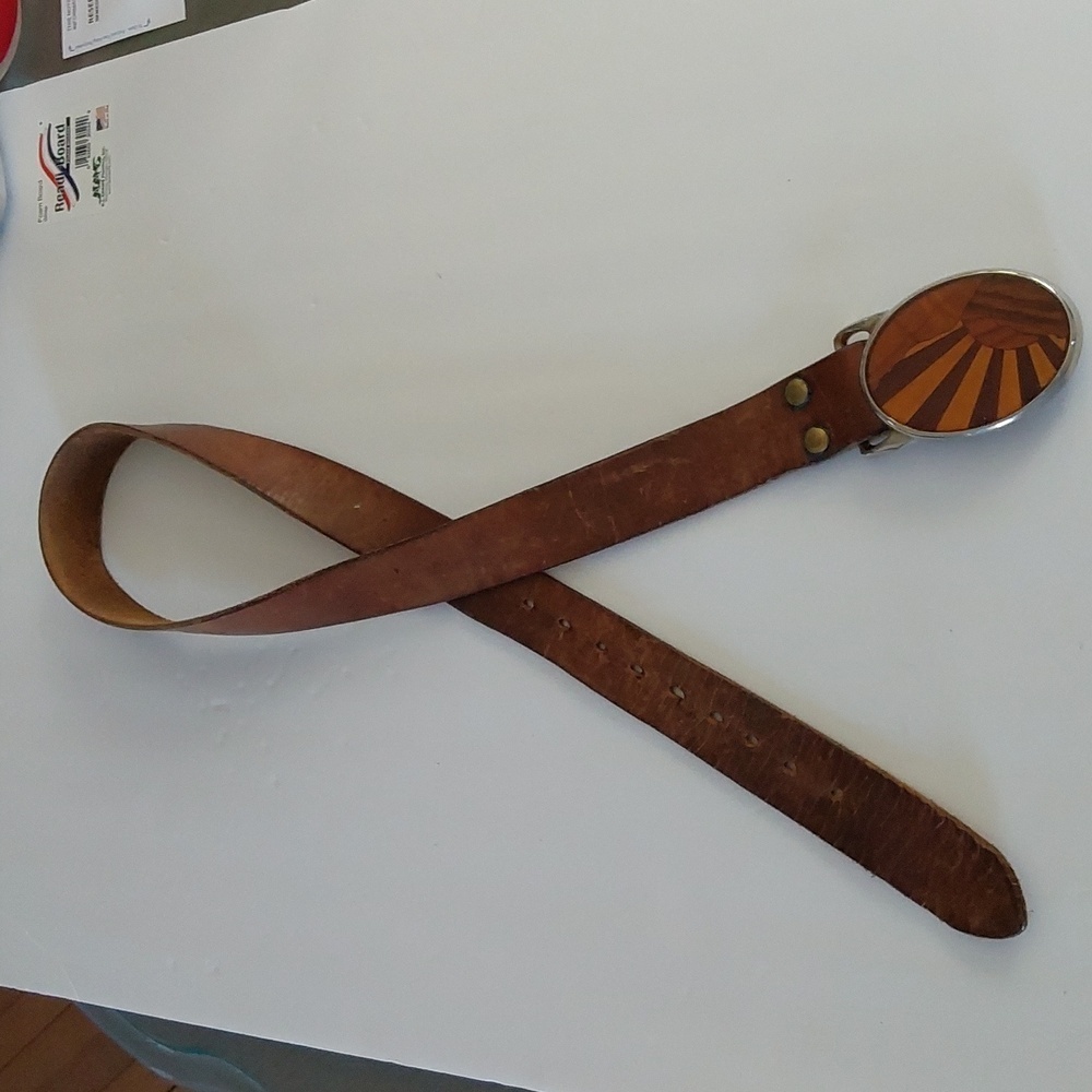 Von West Brown Leather Belt with Sunburst Buckle Hippie 70's Distressed Sz.M - Picture 3 of 6